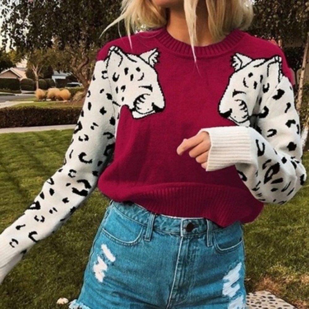 (B6) Angashion Red Leopard Graphic Crew Neck Sweater Womens M‎ Animal Print Top